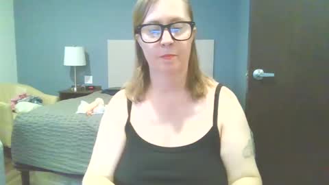 Snapshot of sweetandnaughty123 chatting on September 29, 4:17 am sweetandnaughty123 online show from September 29, 4:17 am