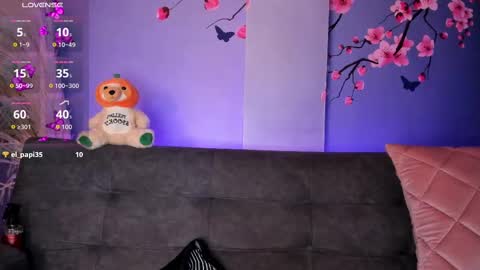 Annie online show from October 3, 5:45 am