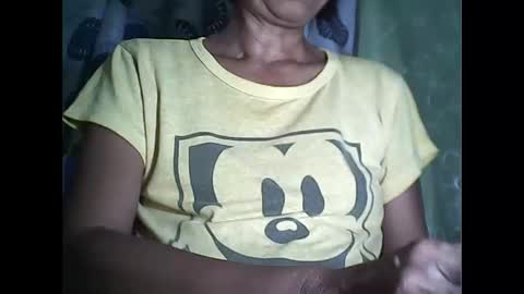 Snapshot of sweetbella24 chatting on September 11, 11:21 am im anne online show from September 11, 11:21 am