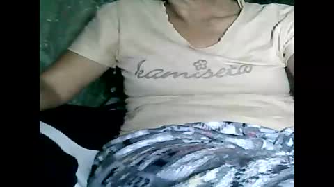 Snapshot of sweetbella24 chatting on January 30, 1:31 pm im anne online show from January 30, 1:31 pm