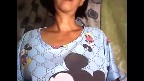 Snapshot of sweetbella24 chatting on October 8, 1:37 pm im anne online show from October 8, 1:37 pm