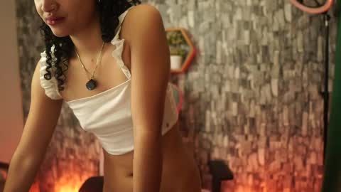 Salom independent model online show from May 15, 11:29 pm