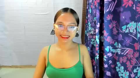Snapshot of sweetcummer27 chatting on March 9, 3:49 pm SOPHIA online show from March 9, 3:49 pm
