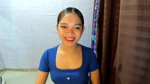 Snapshot of sweetcummer27 chatting on March 2, 1:47 am SOPHIA online show from March 2, 1:47 am