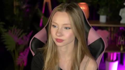 Lina online show from February 18, 3:44 pm