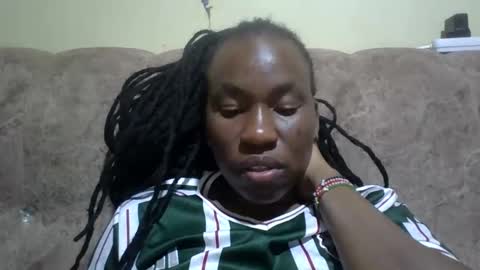 sweetdiva2012 online show from May 2, 6:44 pm