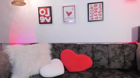 Lunita dim online show from March 18, 8:47 pm