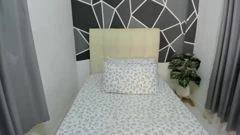 Snapshot of sweethoneyjane chatting on February 23, 5:17 am Jane online show from February 23, 5:17 am