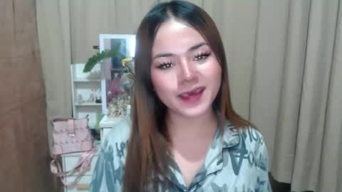 sweethotlove_xoxo online show from October 1, 8:30 am