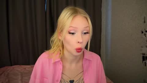 sweetie Lisa3 online show from January 19, 5:15 am