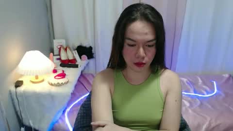Snapshot of sweetjuliaa17 chatting on September 9, 6:24 am -TheGirlnamedJULIA- online show from September 9, 6:24 am