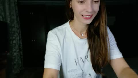 Snapshot of sweetledyselin chatting on September 11, 4:40 pm SweetLedySelin online show from September 11, 4:40 pm