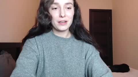 Mia online show from March 31, 7:58 pm