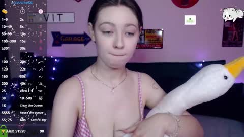 sweetmuffin88 online show from December 23, 10:19 am