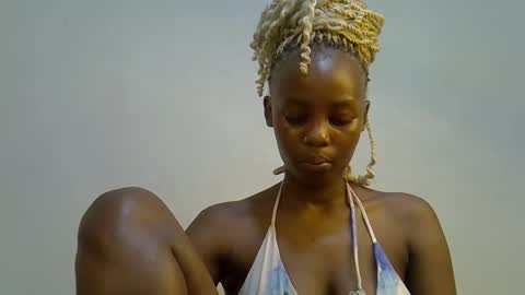 Lilly online show from March 22, 9:54 pm