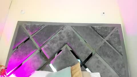 Snapshot of sweetsalome_01 chatting on September 13, 6:49 pm sweetsalome_01 online show from September 13, 6:49 pm