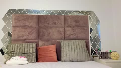 SweetScribe online show from December 20, 7:33 am