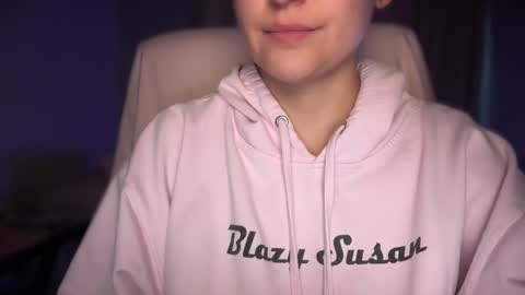 Snapshot of sweetssmashed chatting on October 24, 12:39 am sweetssmashed online show from October 24, 12:39 am