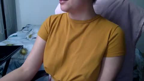 Snapshot of sweetssmashed chatting on December 15, 8:36 pm sweetssmashed online show from December 15, 8:36 pm