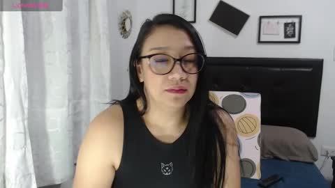 Snapshot of sweetstormi chatting on March 12, 8:41 am Stormi online show from March 12, 8:41 am