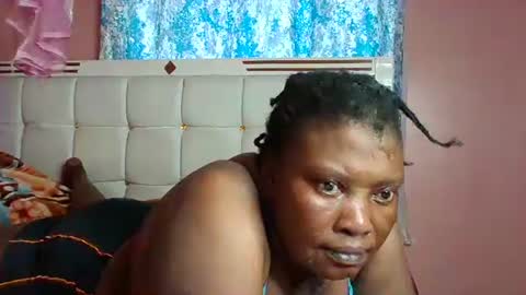 sweett_melly online show from December 3, 1:10 pm