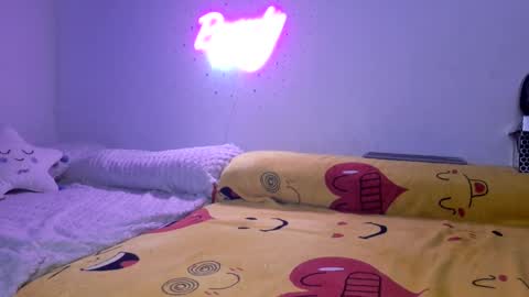 Maya online show from March 1, 12:45 pm