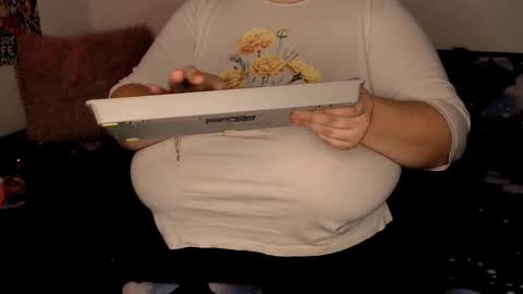 Maya online show from November 18, 3:13 pm