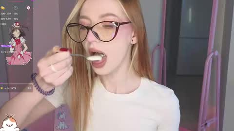 Snapshot of sweetuniporn chatting on December 2, 11:22 am Elis im back fav vibes 66100222 and 160 online show from December 2, 11:22 am
