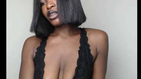 Snapshot of sweetxxboobsx chatting on October 20, 9:45 am sweetxxboobsx online show from October 20, 9:45 am