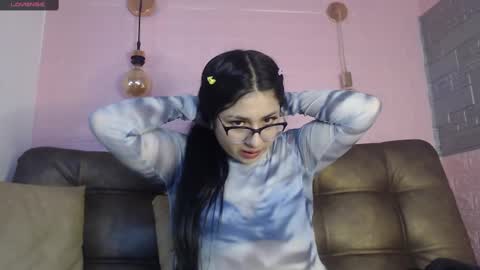 Snapshot of sweety_ashly chatting on March 2, 12:14 pm Ashley 3 online show from March 2, 12:14 pm