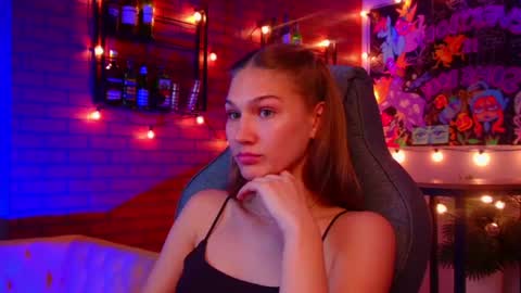 Emily online show from May 7, 1:37 pm