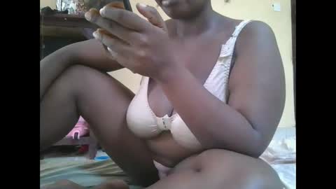 sweetyass25 online show from November 30, 7:12 am