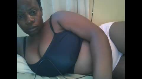 sweetyass25 online show from October 12, 5:59 pm