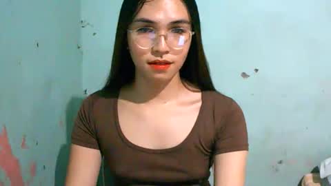 Snapshot of swyt_soleil chatting on September 14, 2:53 am swyt_soleil online show from September 14, 2:53 am