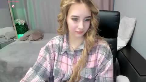 Taisia online show from March 9, 9:23 am