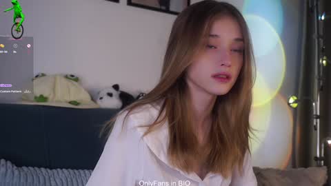 Mia online show from February 5, 1:41 am