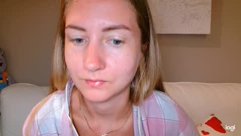 Snapshot of taliiyafiredream chatting on October 10, 5:23 am Kira online show from October 10, 5:23 am