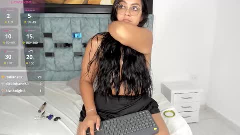 Snapshot of tamaraa_lov chatting on October 10, 5:07 pm tamaraa online show from October 10, 5:07 pm