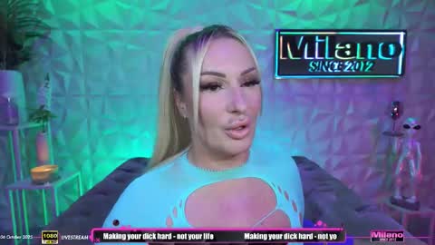 Snapshot of tamaramilano chatting on October 6, 8:20 am TamaraMilano online show from October 6, 8:20 am