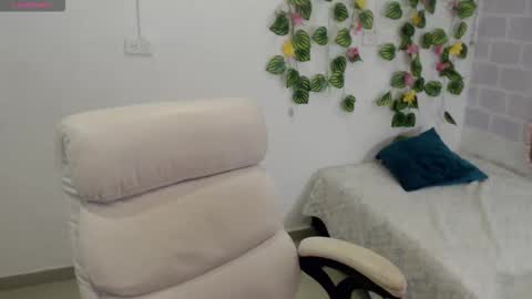 Tania  online show from October 24, 7:21 pm