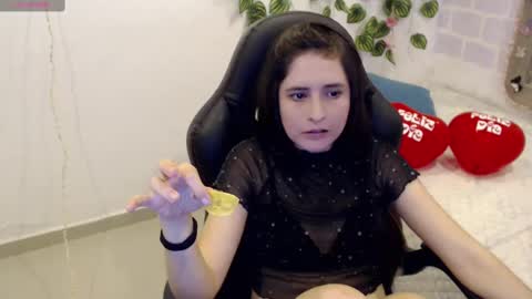 Snapshot of taniadevil_69 chatting on February 15, 6:23 pm Tania online show from February 15, 6:23 pm