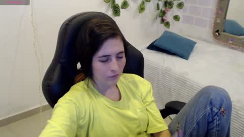 Snapshot of taniadevil_69 chatting on January 21, 4:37 pm Tania online show from January 21, 4:37 pm