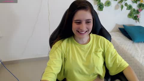 Snapshot of taniadevil_69 chatting on February 7, 5:51 pm Tania online show from February 7, 5:51 pm