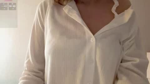 Mia online show from April 17, 2:35 am