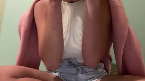 tracypussy online show from April 28, 2:20 am