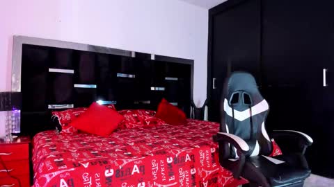 Snapshot of tashasant chatting on October 18, 11:39 pm tashasant online show from October 18, 11:39 pm