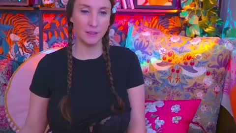 Vivian  Clark online show from May 14, 4:57 pm
