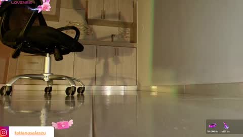 Snapshot of tatiana1004 chatting on February 7, 6:14 am tatiana1004 online show from February 7, 6:14 am