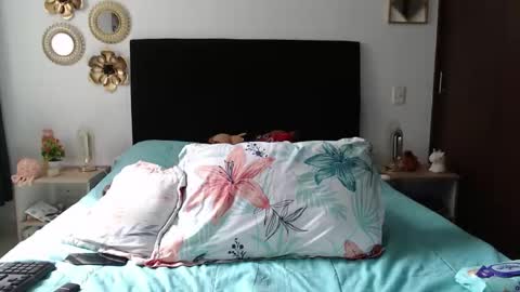 tatiana_monteros online show from February 6, 8:01 pm