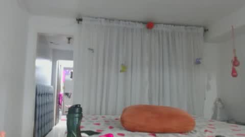 tatiana giraldo online show from March 13, 4:03 am